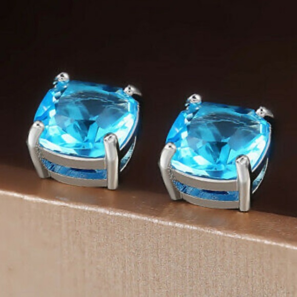 New Sterling silver Diamond Earrings - Picture 2 of 3